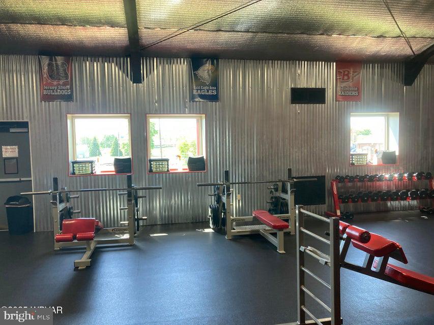 501 Walnut St E Property Photo 15