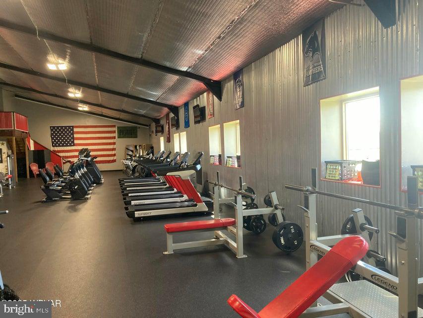 501 Walnut St E Property Photo 16