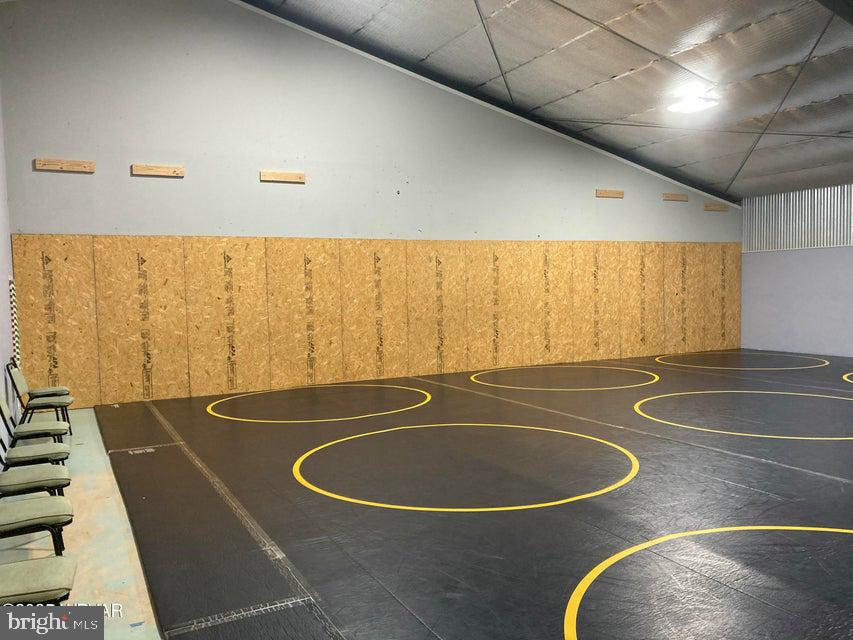 501 Walnut St E Property Photo 17