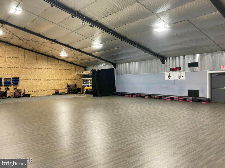 501 Walnut St E Property Photo 20