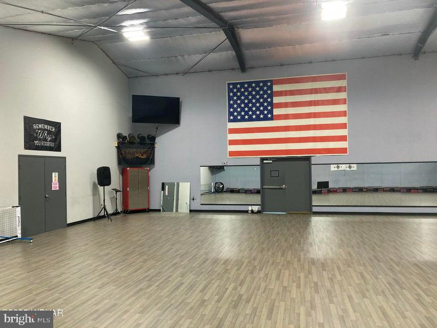 501 Walnut St E Property Photo 22