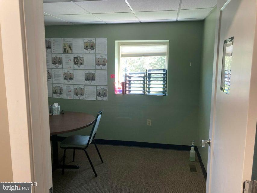 501 Walnut St E Property Photo 28