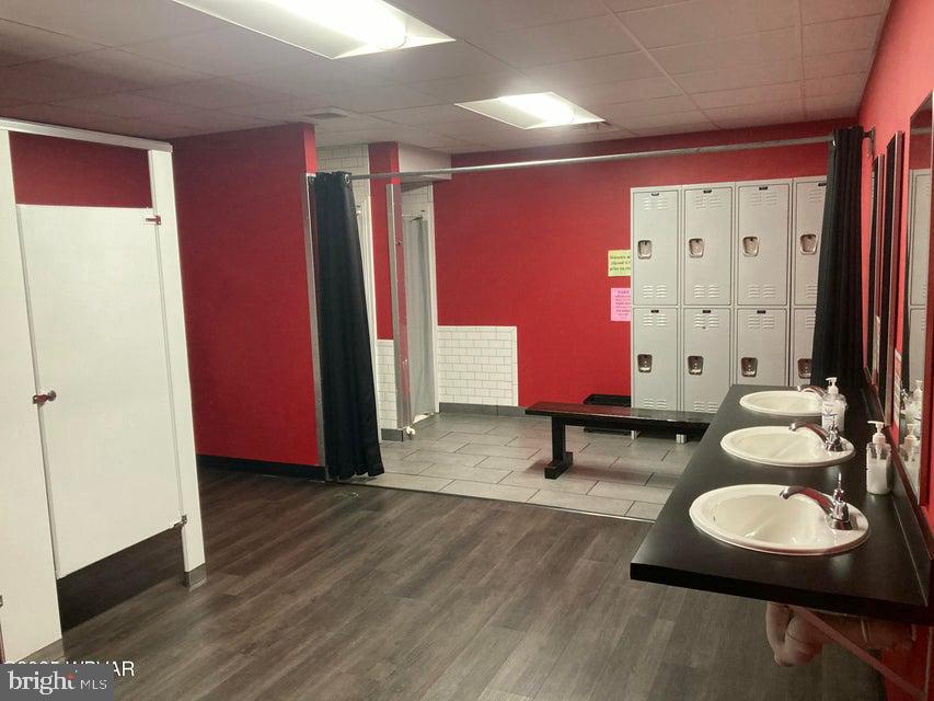 501 Walnut St E Property Photo 32