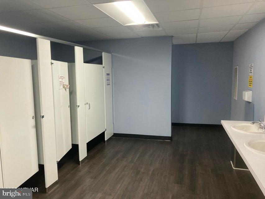 501 Walnut St E Property Photo 35