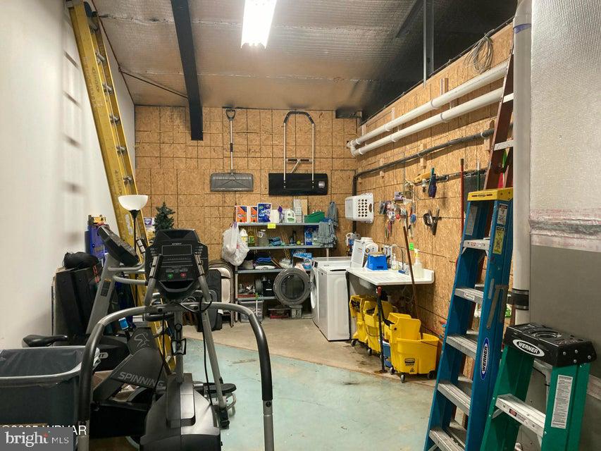 501 Walnut St E Property Photo 37