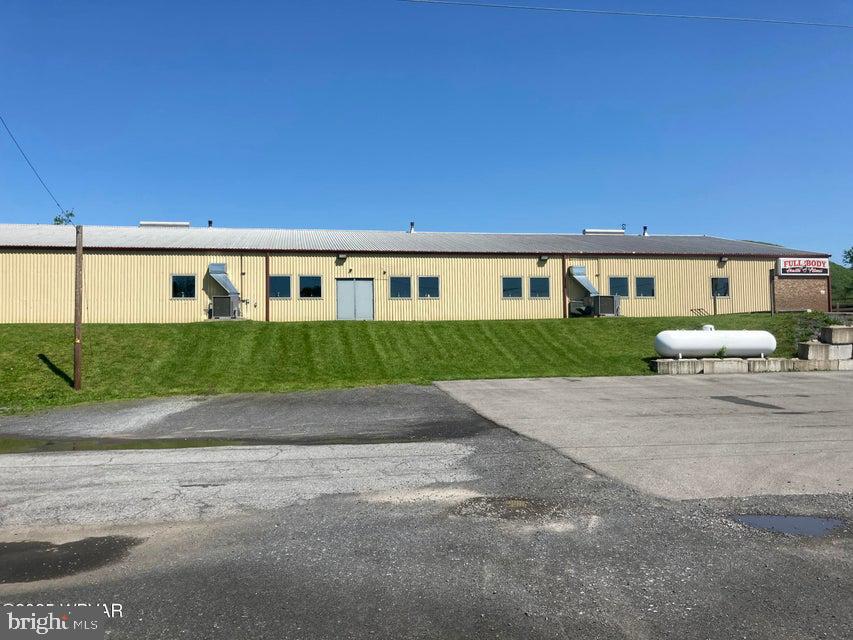 501 Walnut St E Property Photo 40