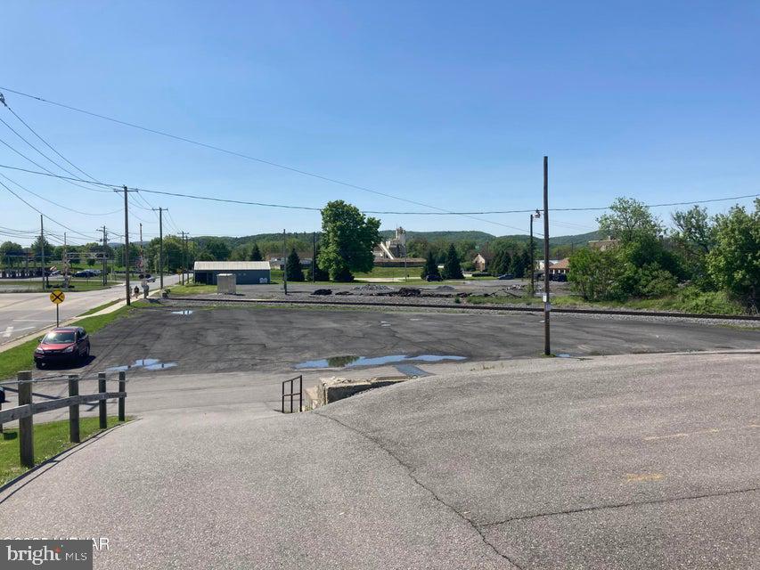 501 Walnut St E Property Photo 41