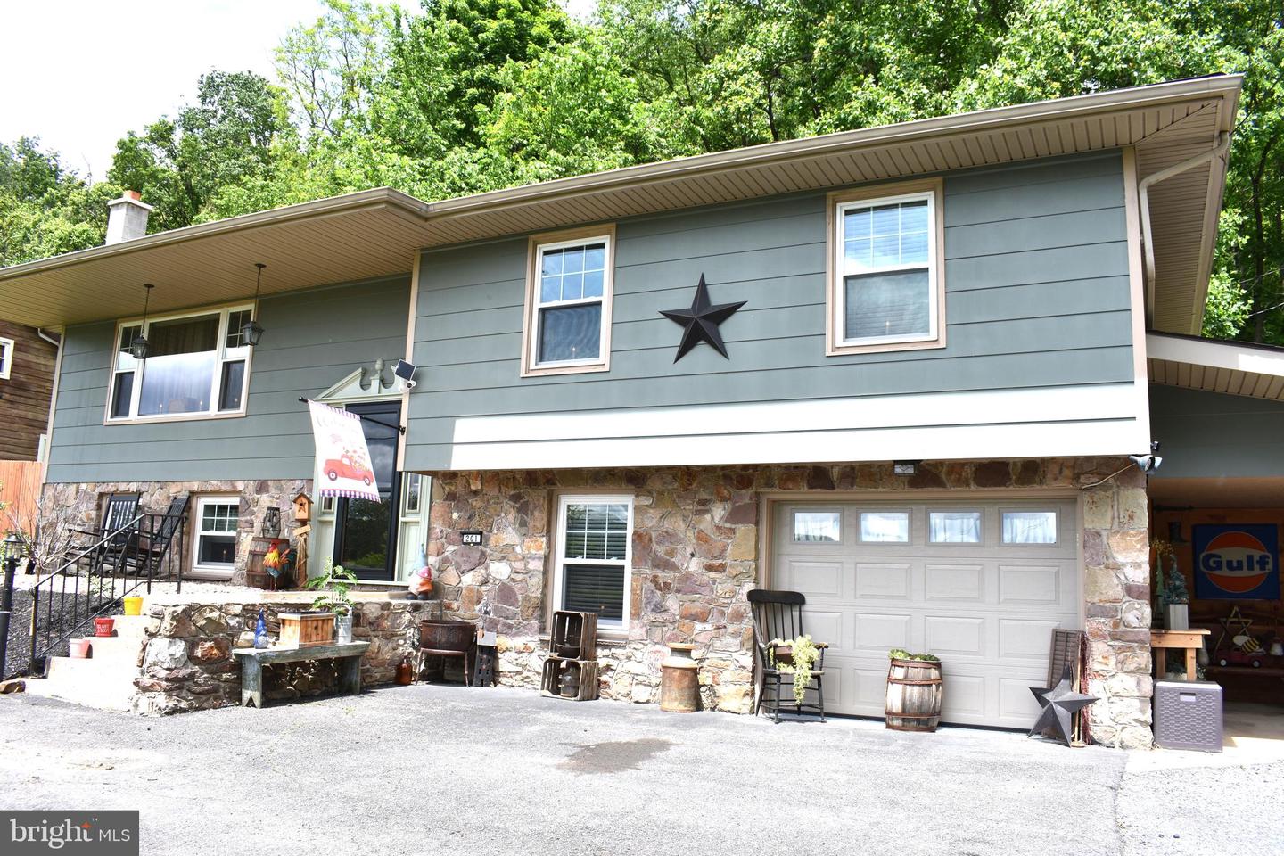 201 Richey St Property Photo 1