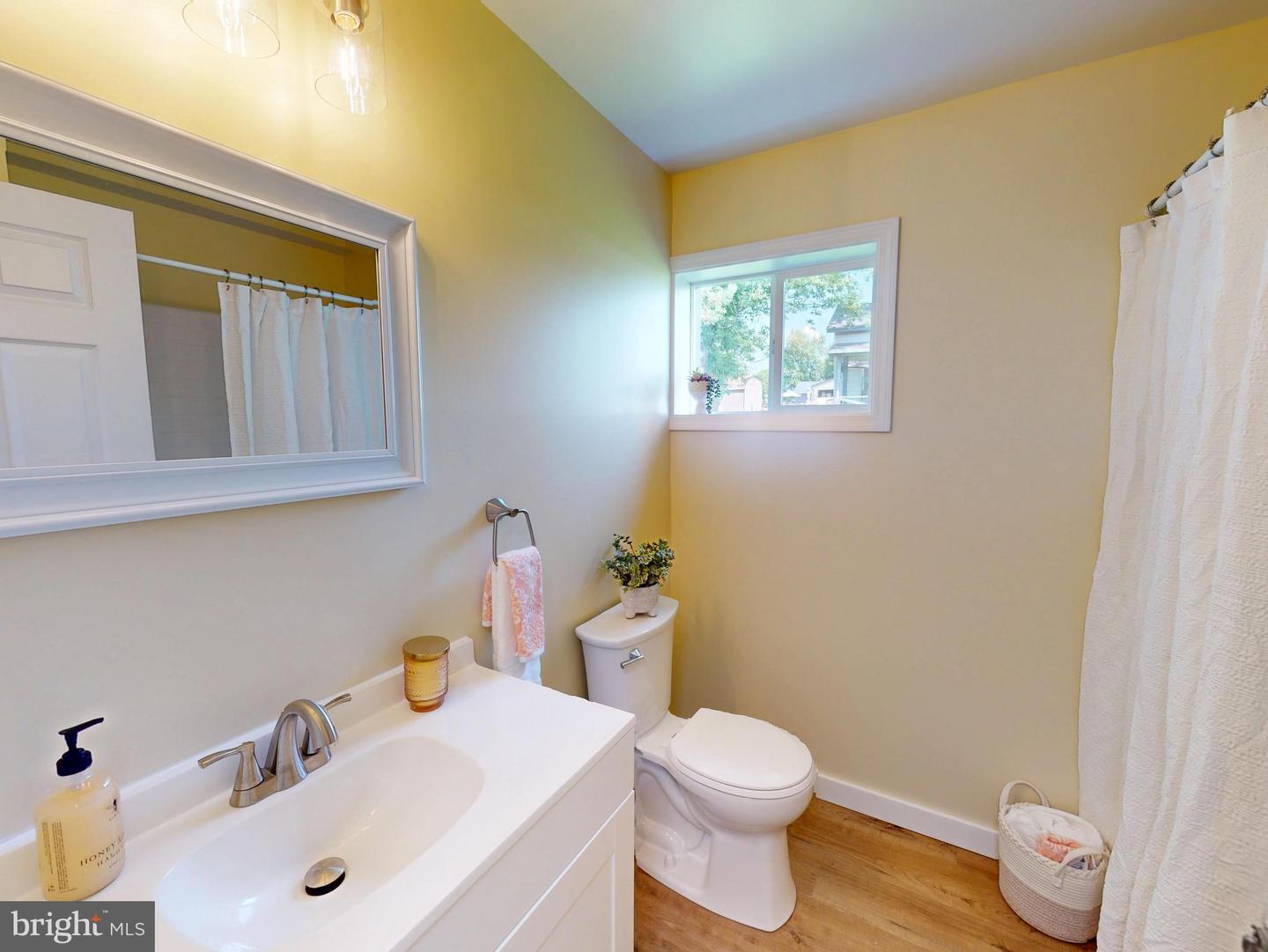 637 E Park St Property Photo 14