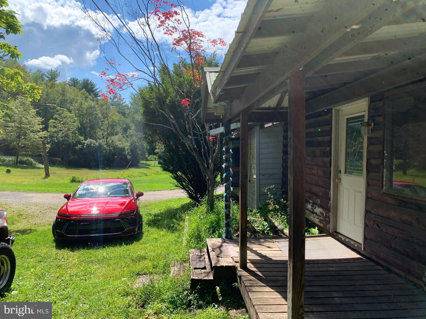 20 Whippoorwill Ln Property Photo 3