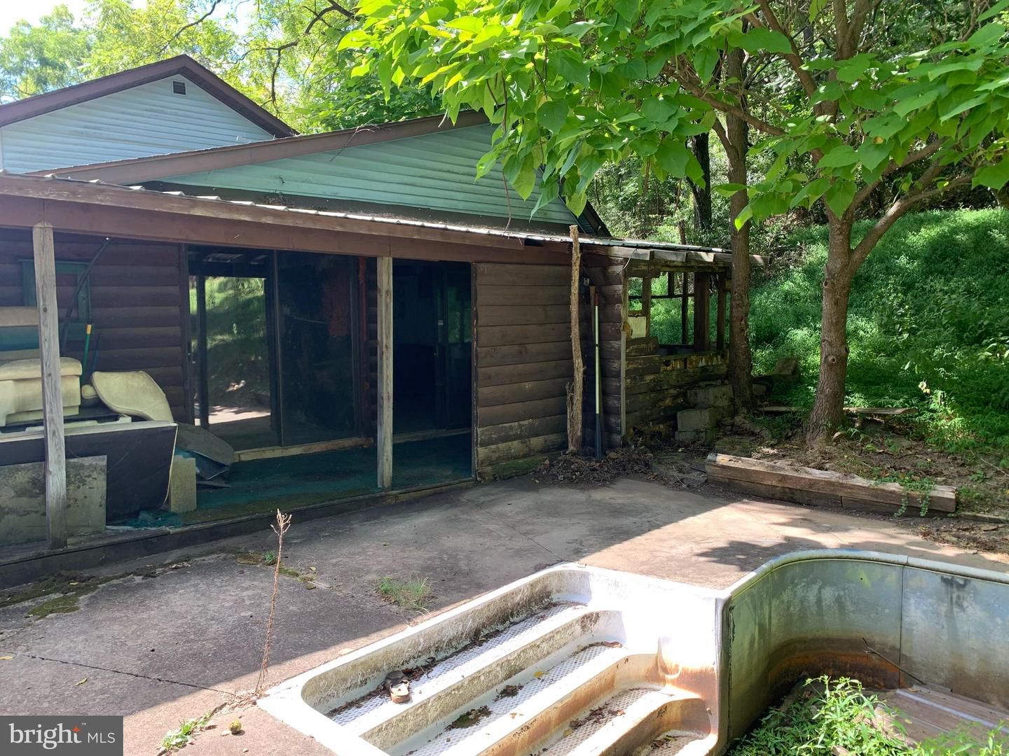 20 Whippoorwill Ln Property Photo 4