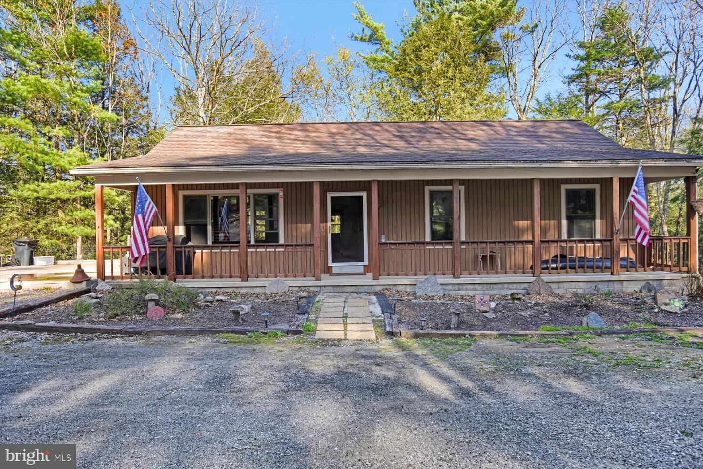 45 Laurel Ln Property Photo 1