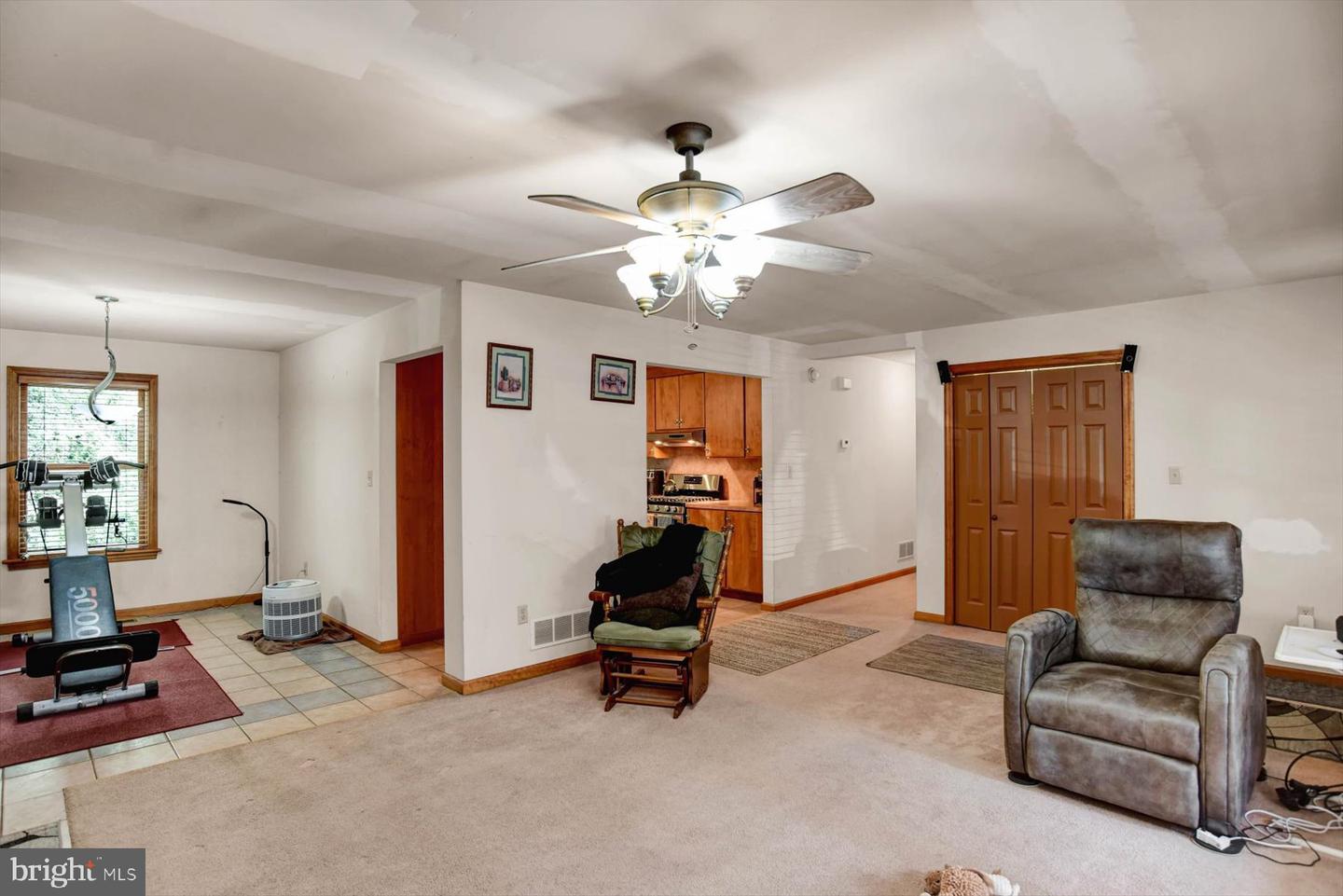 45 Laurel Ln Property Photo 12