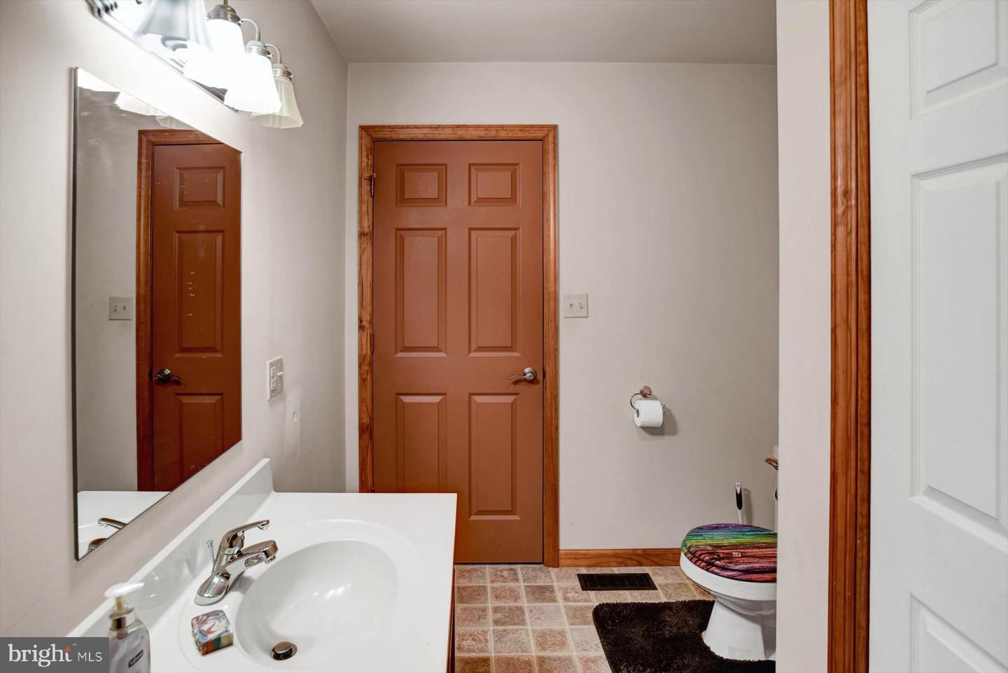 45 Laurel Ln Property Photo 18