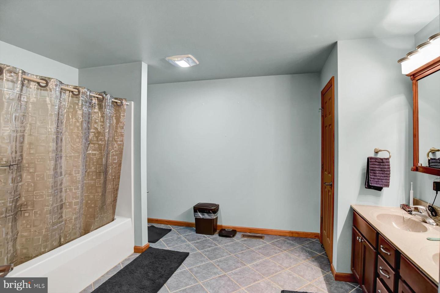 45 Laurel Ln Property Photo 21