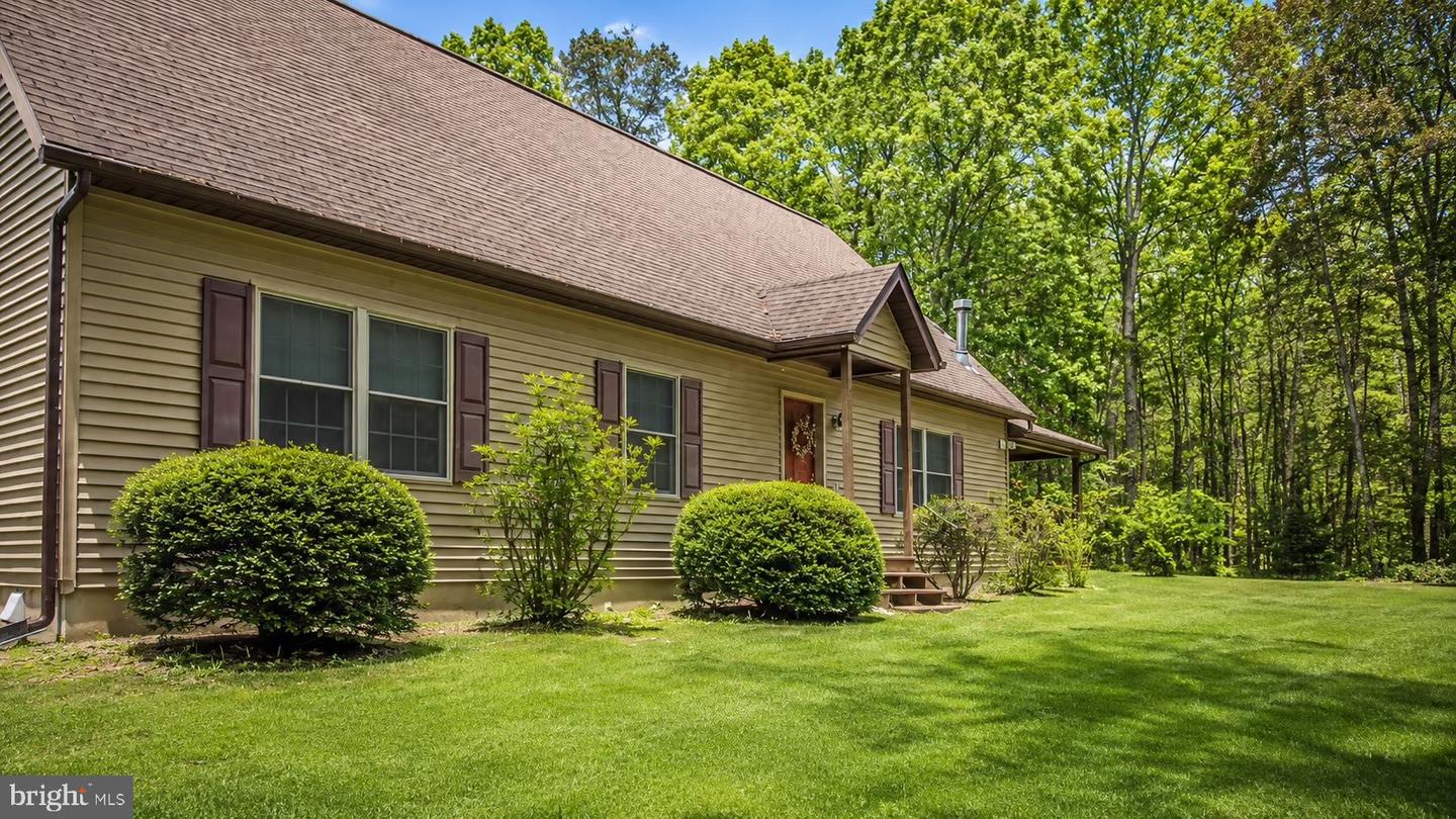 2977 Queens Run Rd Property Photo 6