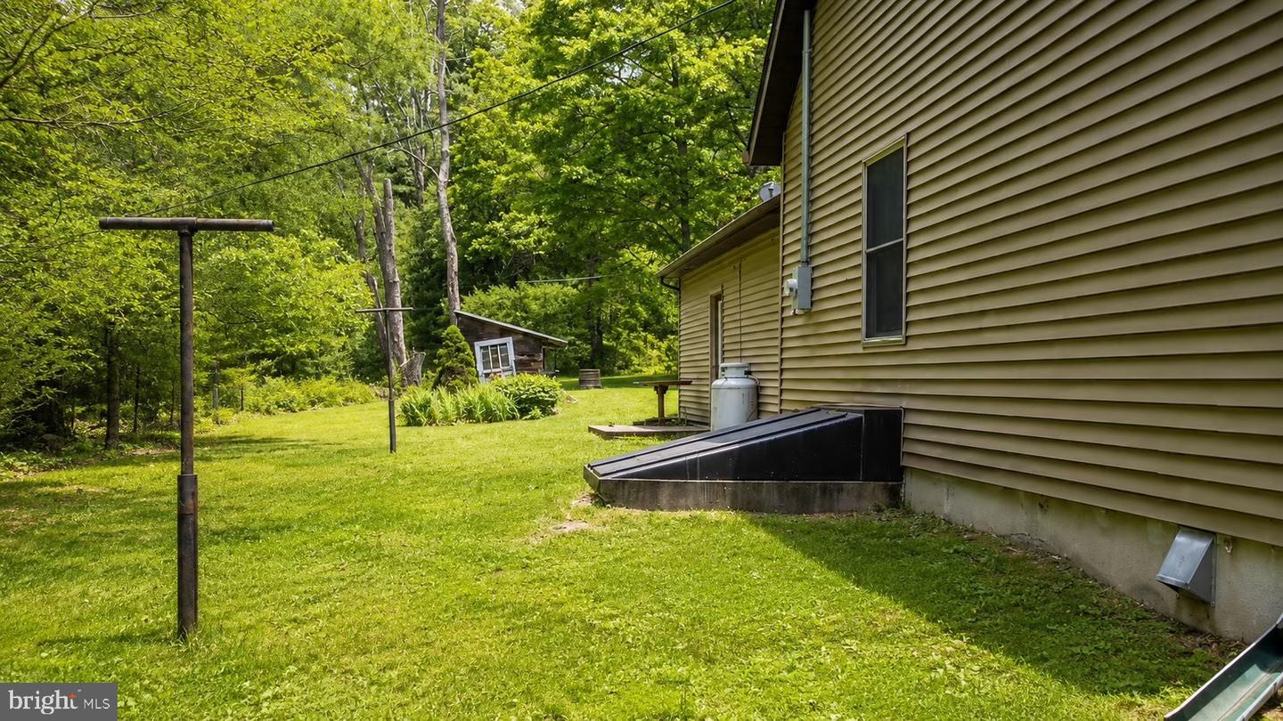 2977 Queens Run Rd Property Photo 11