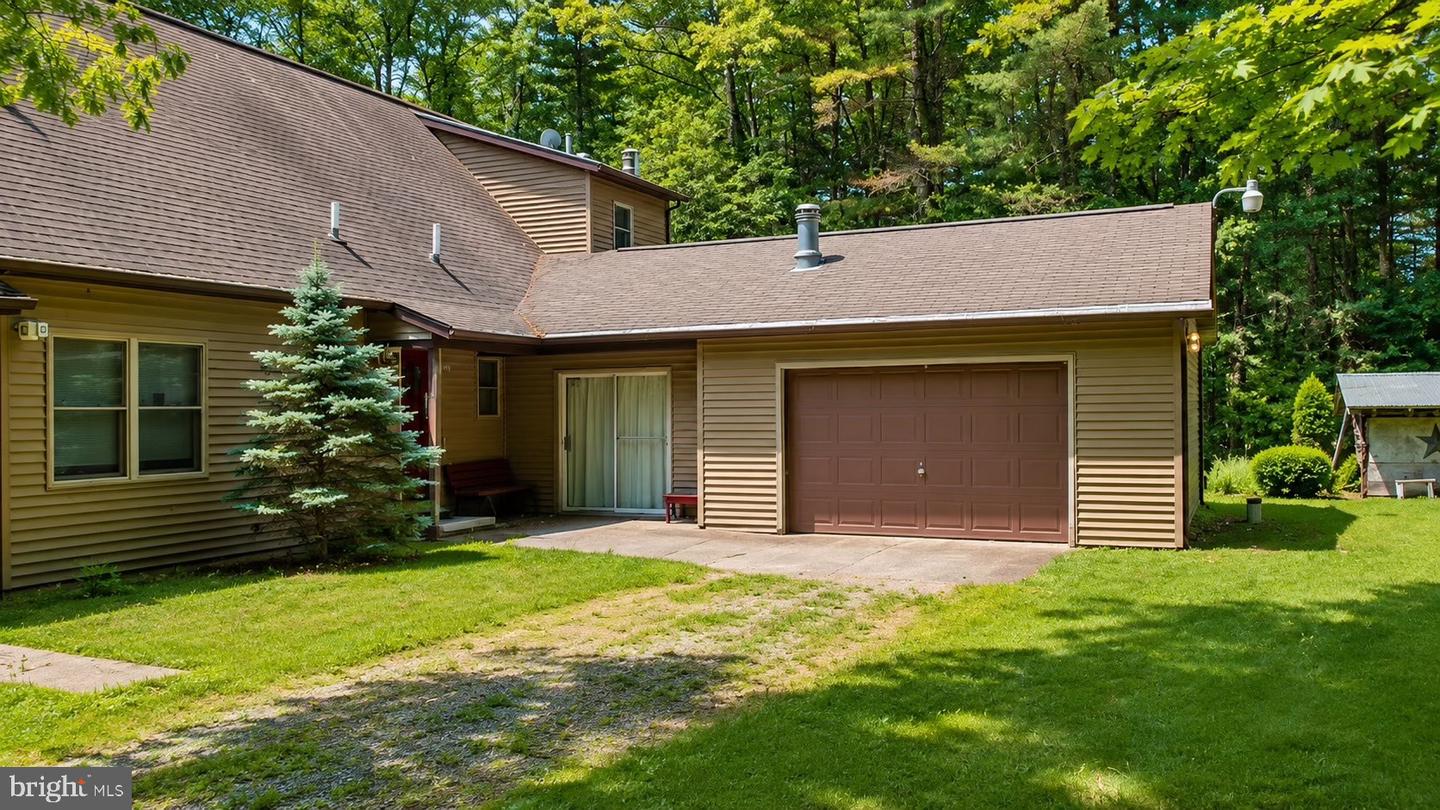 2977 Queens Run Rd Property Photo 15