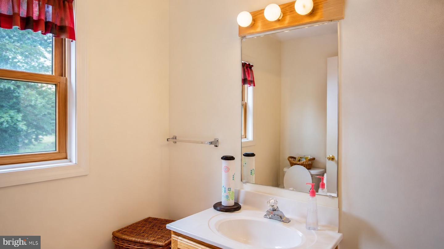 2977 Queens Run Rd Property Photo 33