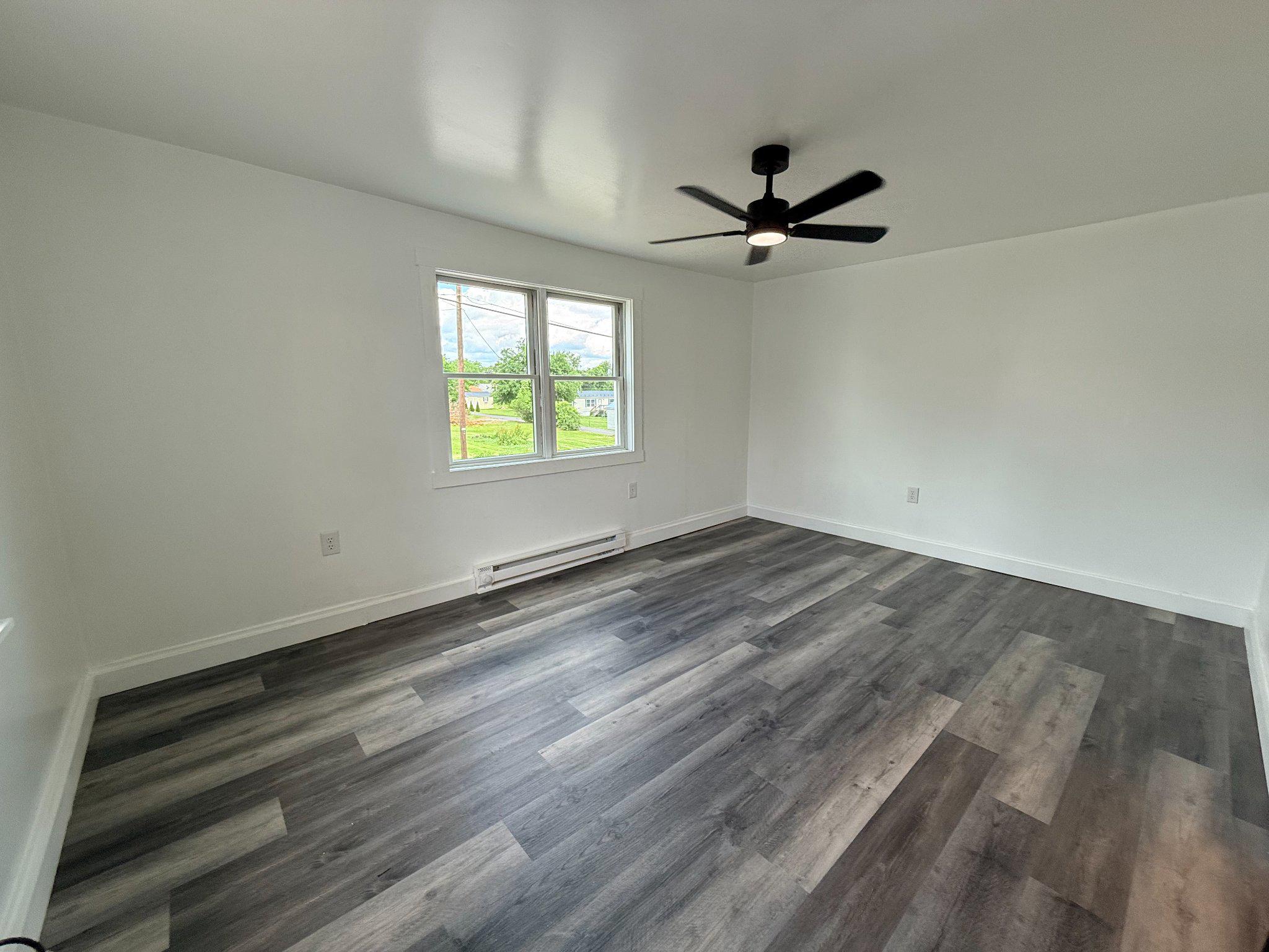 385 Herr St Property Photo 8