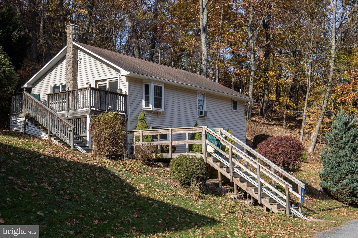 30 Sunset Ln Property Photo