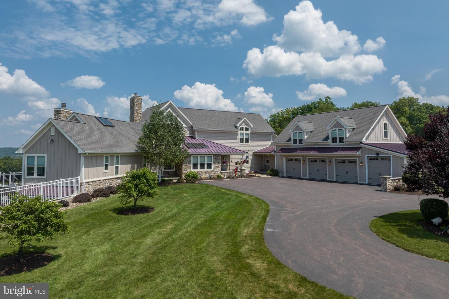 53 Airport Rd Property Photo 1