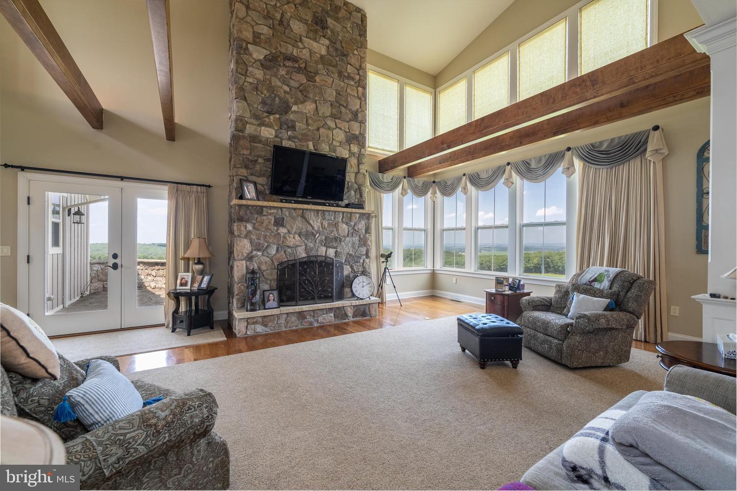53 Airport Rd Property Photo 3