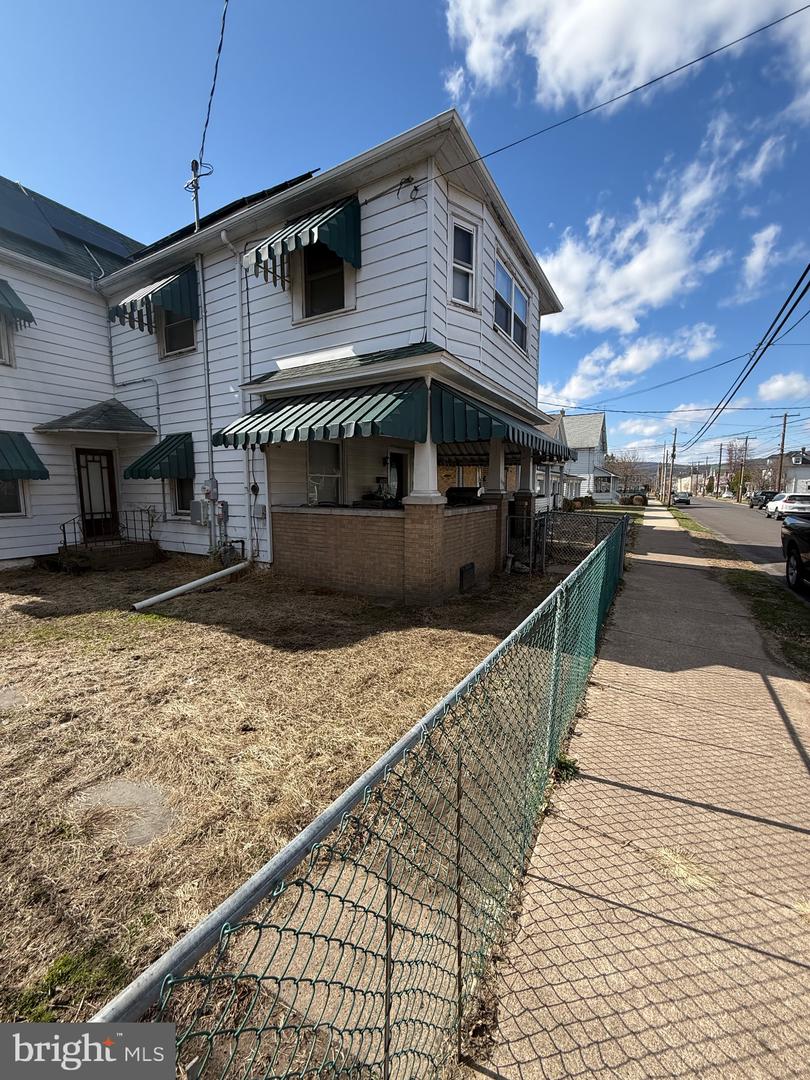 339 Lasalle St Property Photo 1