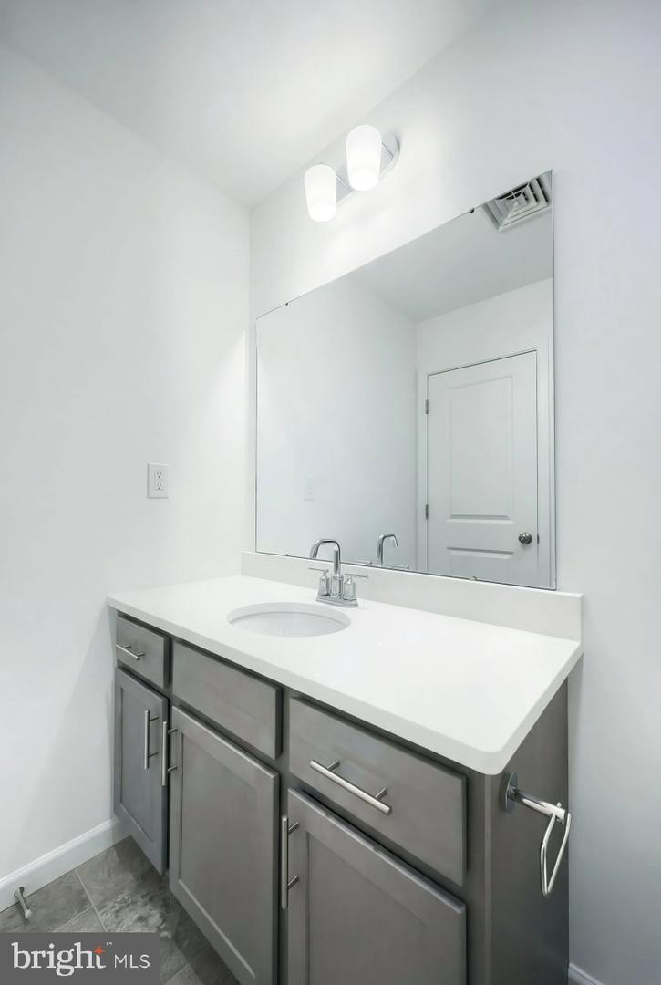 20-102 Julian Dr #lot 31 Property Photo 23