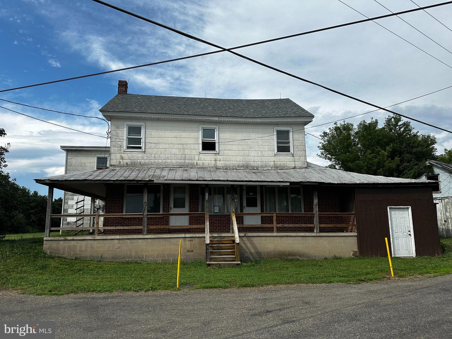 224 Middle Rd Property Photo 1