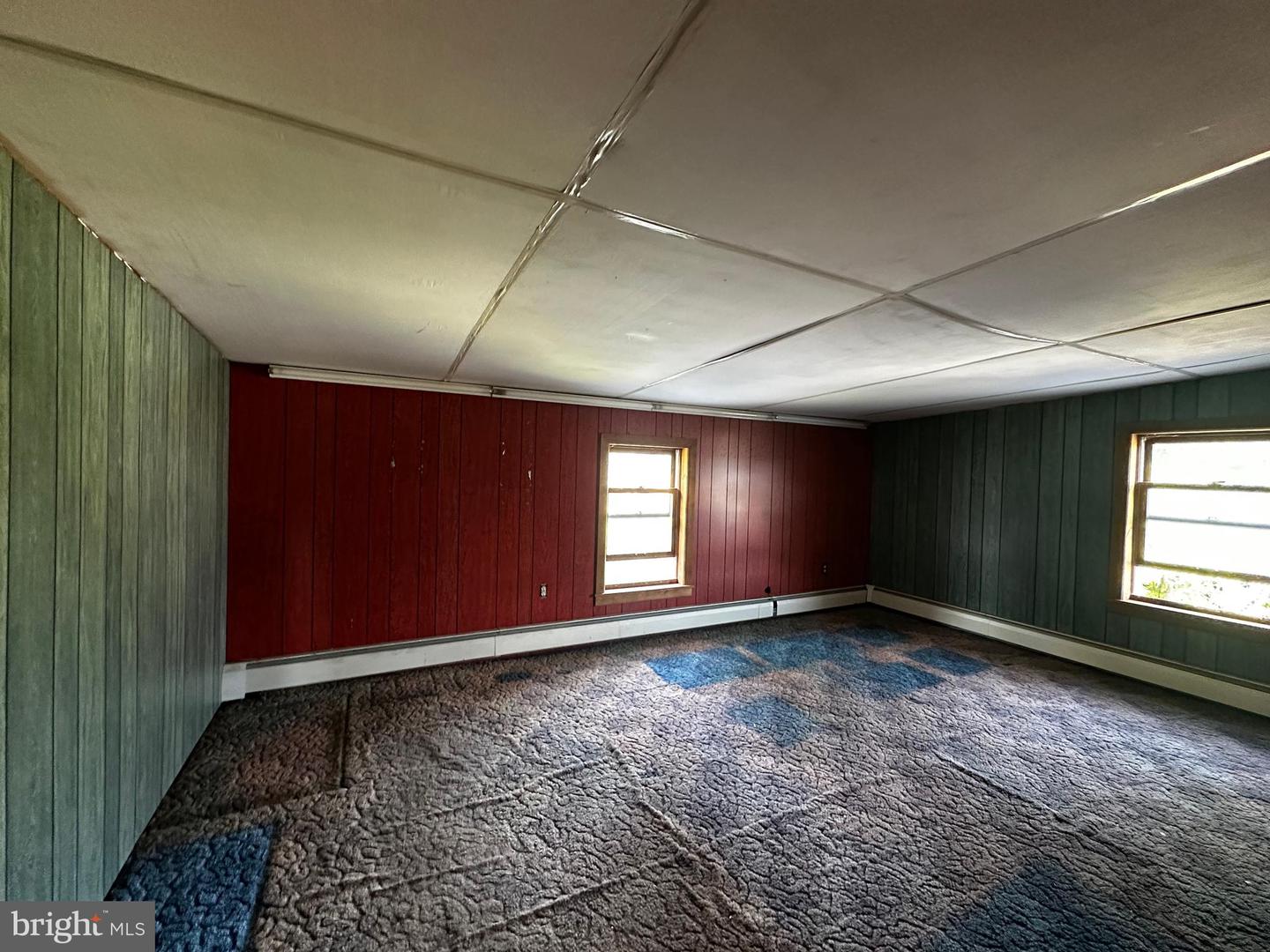 224 Middle Rd Property Photo 49