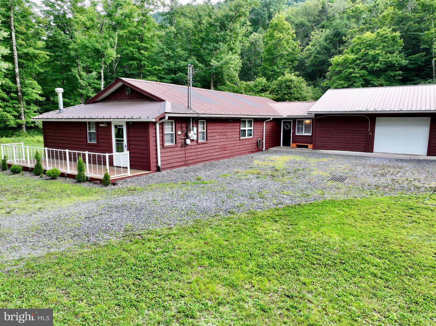 1161 Elk Grove Rd Property Photo 3