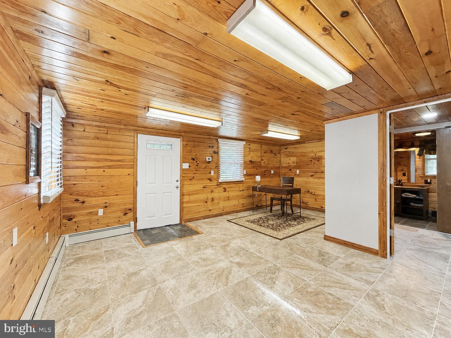 1161 Elk Grove Rd Property Photo 4