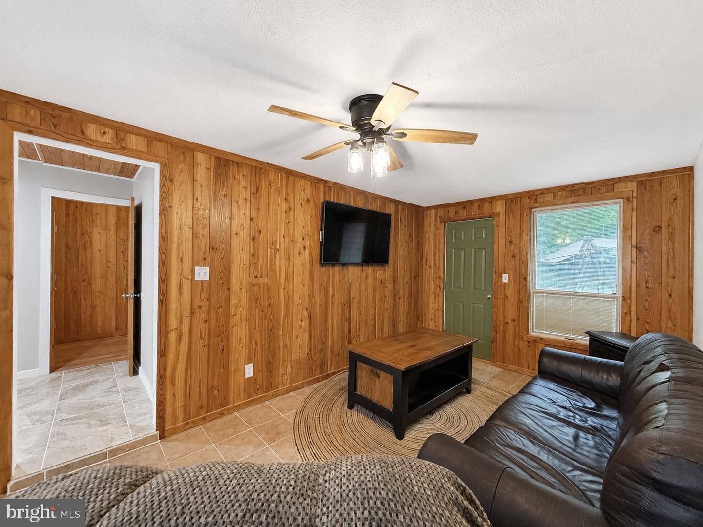1161 Elk Grove Rd Property Photo 7