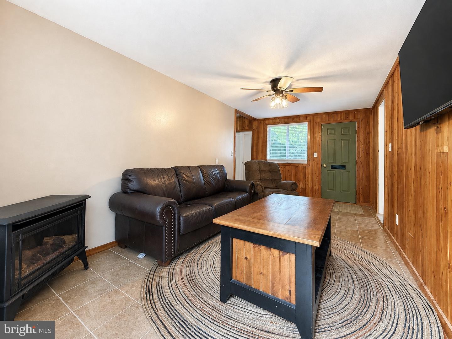 1161 Elk Grove Rd Property Photo 8