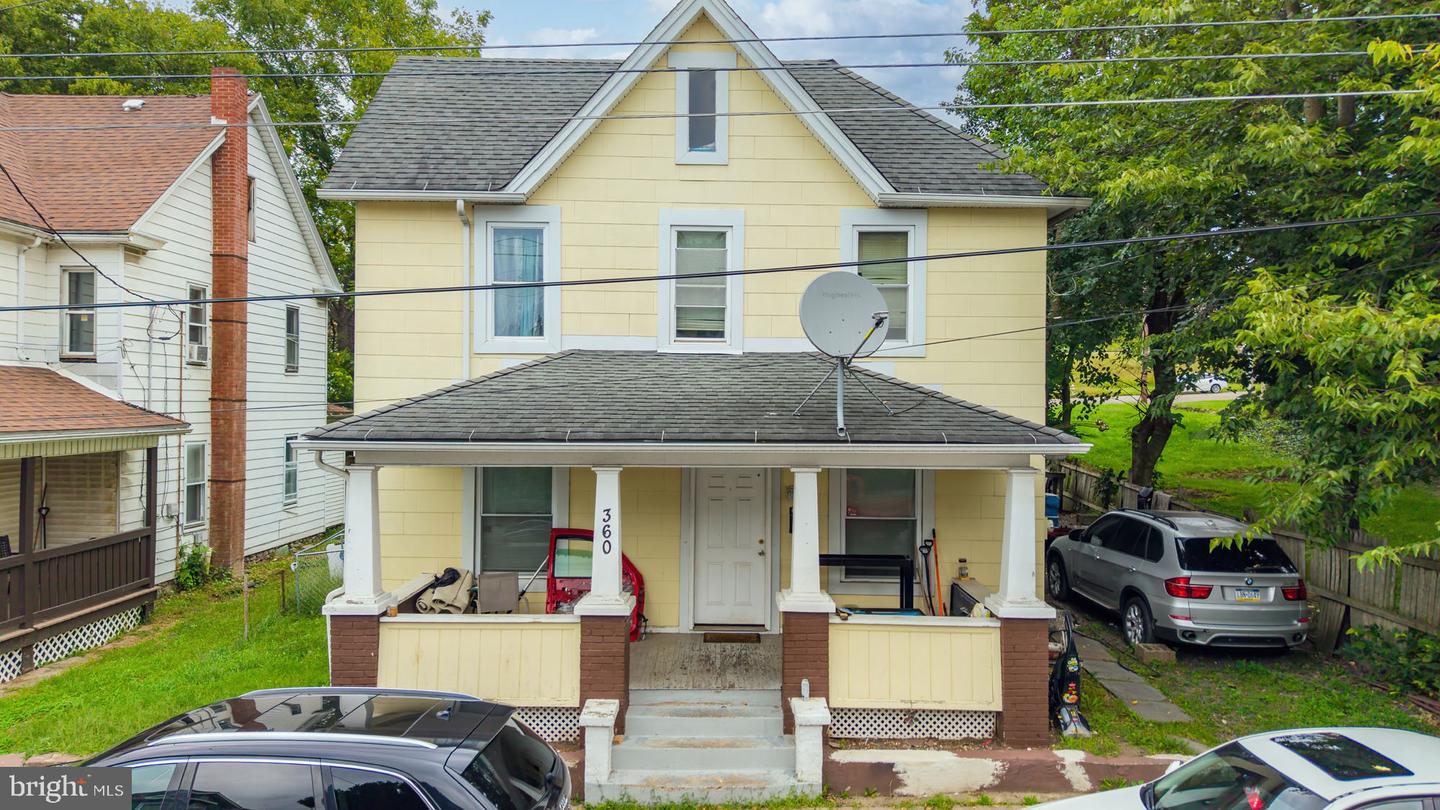 360 Grant St Property Photo 1