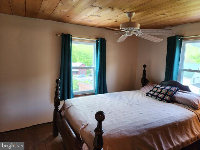10366 Main St Property Photo 34