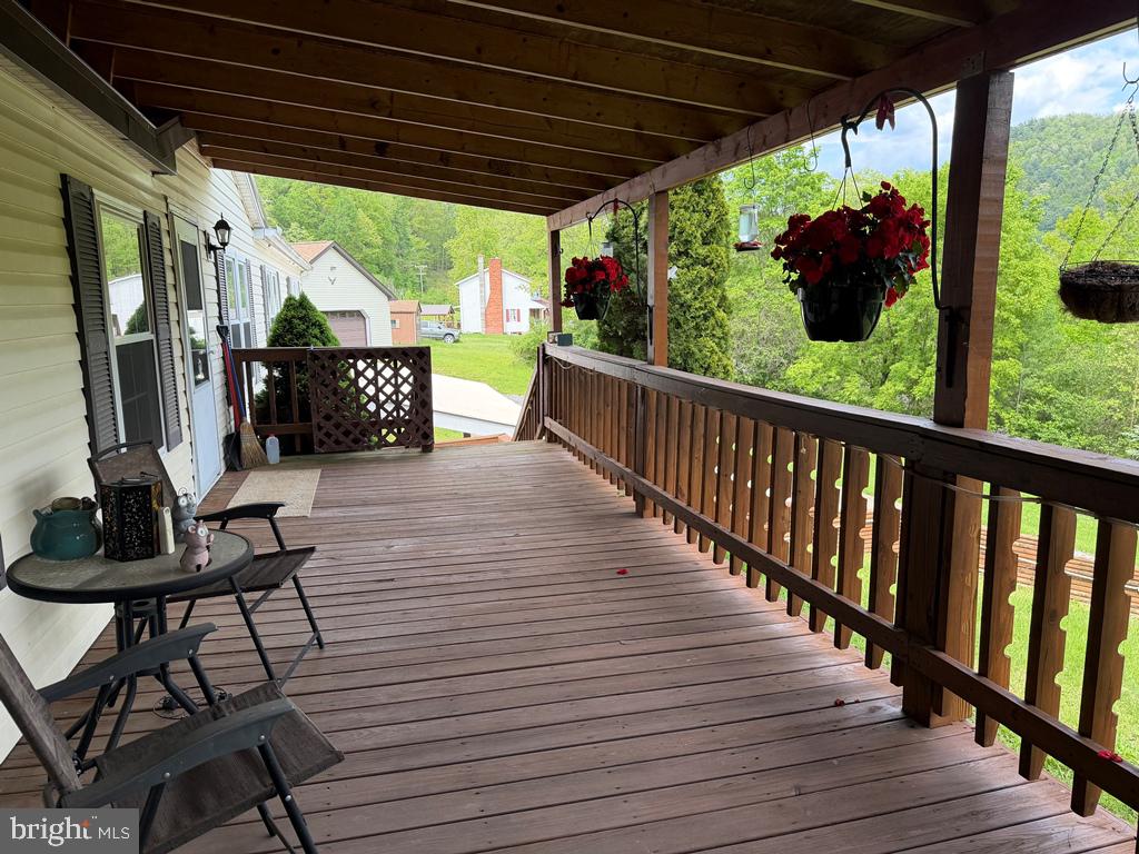 871 Hillcrest Dr Property Photo 38