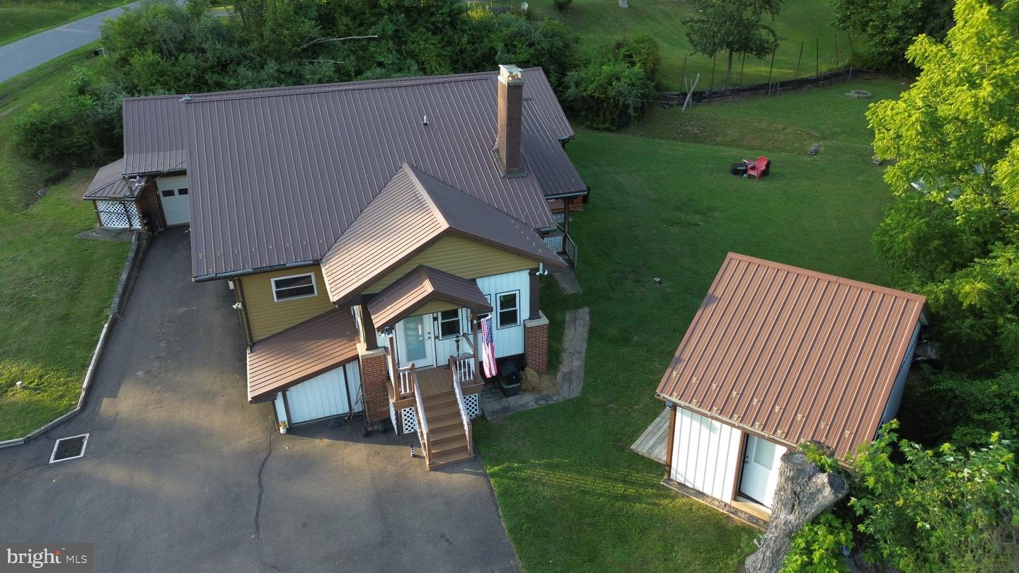 90 Crestline Rd Property Photo 3