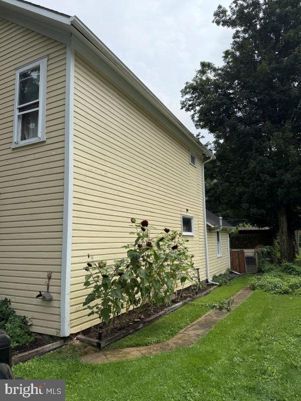217 4th St Property Photo 3