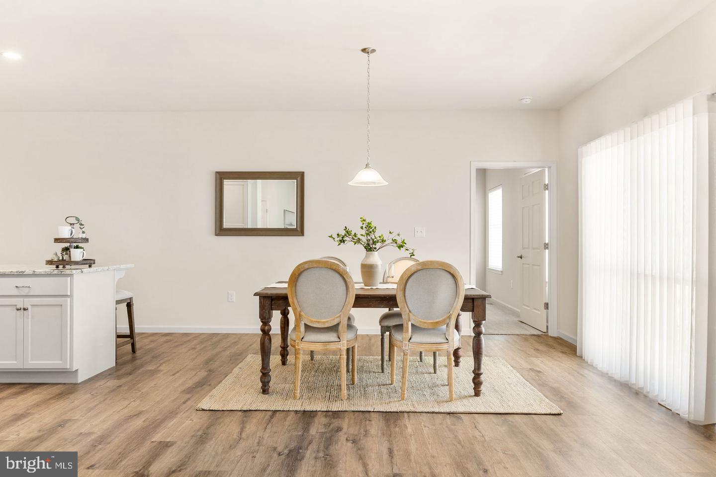 Lincolnshire St #d (waterford) Property Photo 8