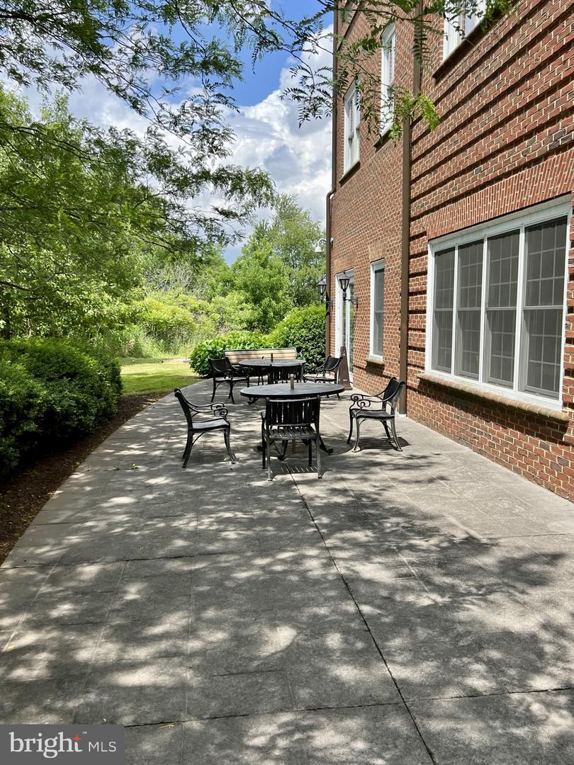 125 Bell Tower Ln #1b Property Photo 11
