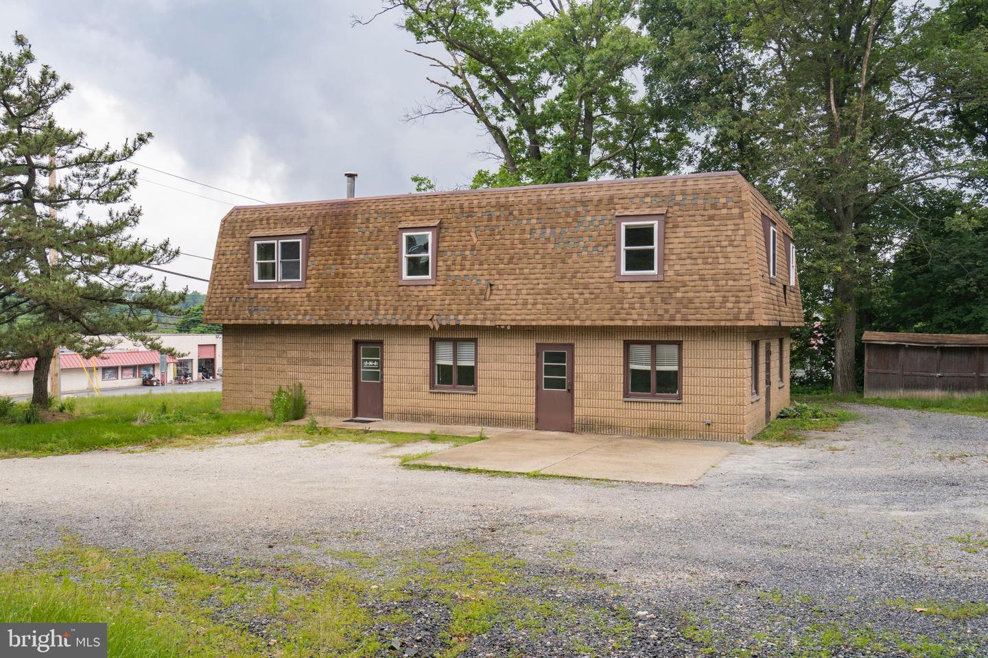 990 Pottstown Pike Property Photo 1