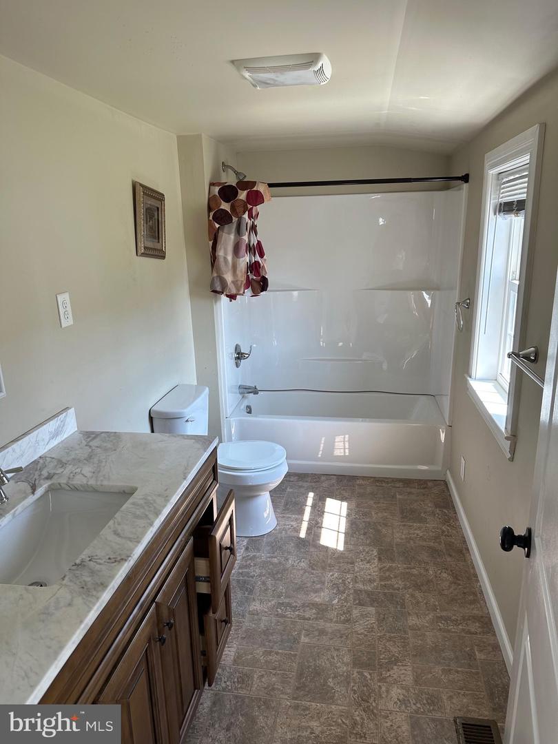 192 Limestone Rd Property Photo 9
