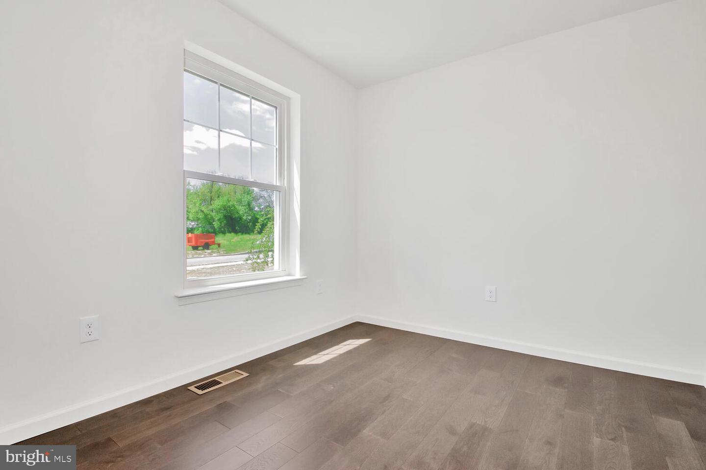 Wickmere Street #a - Hemlock Property Photo 11