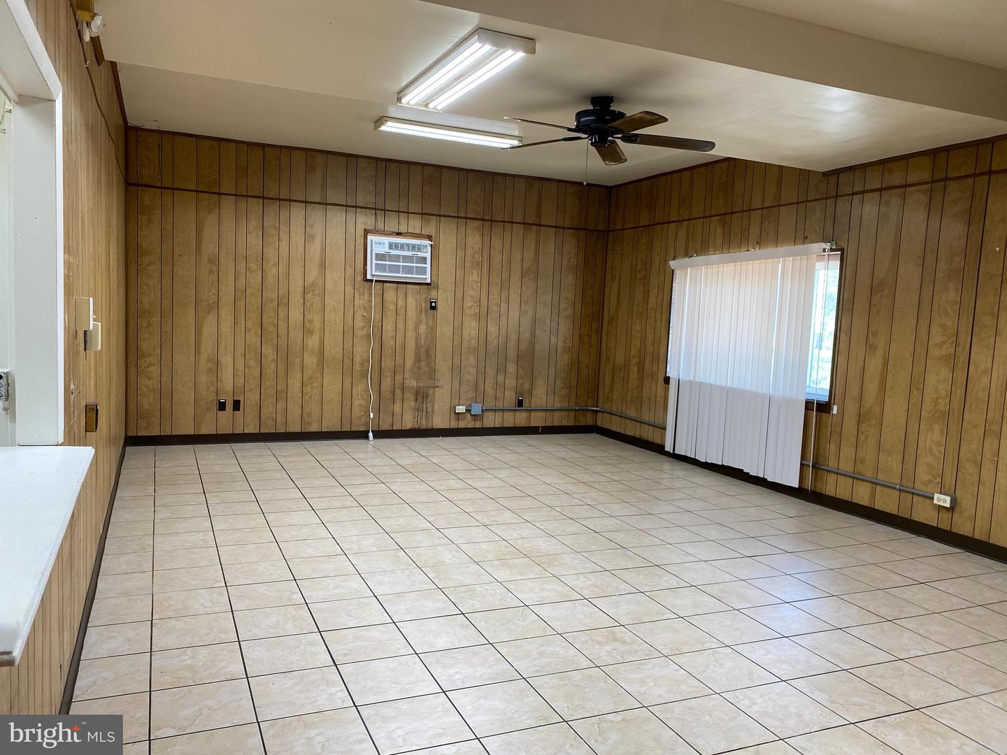 625 E Cypress St #e Property Photo 14