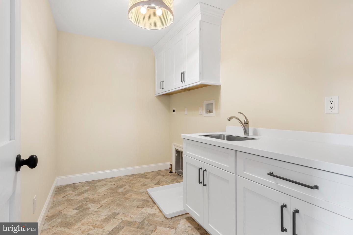 The Warren Walnut Tree Ln Property Photo 36