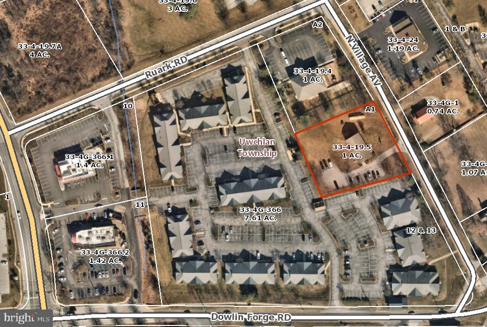 8 N Village Ave Property Photo 7