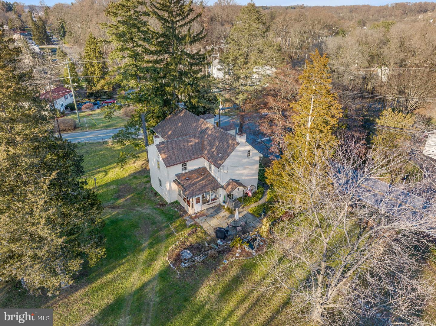 20 Ellis Ln Property Photo 6