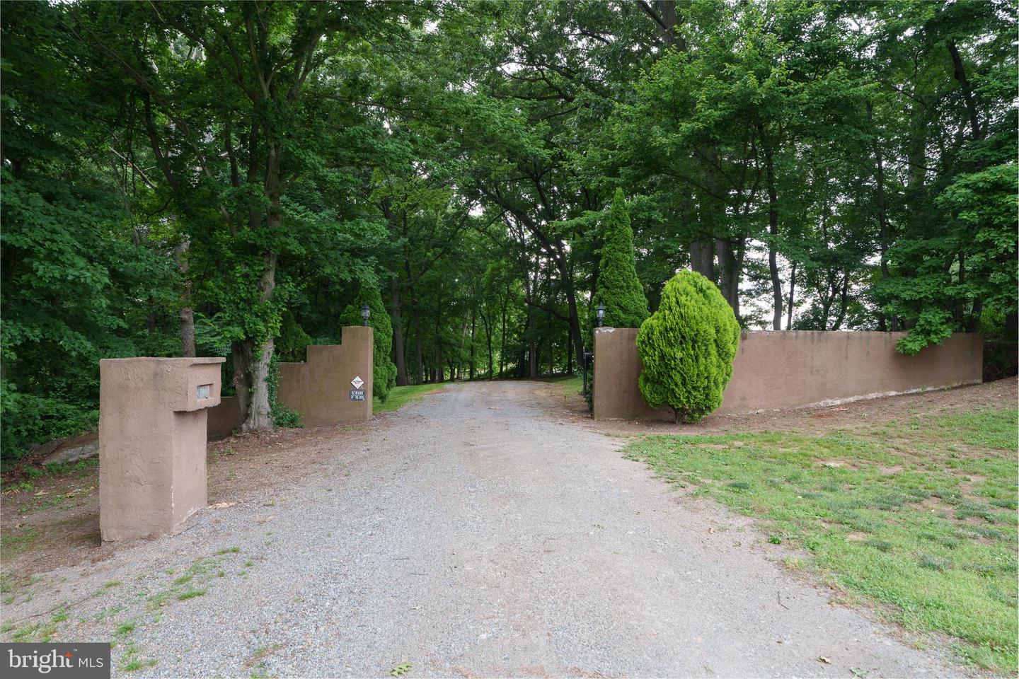 15 Wood Valley Ln Property Photo 66